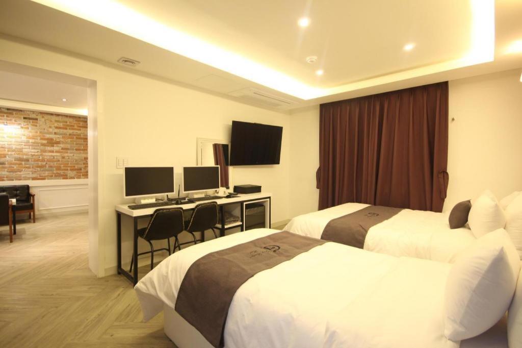 Gray Hotel Busan Buitenkant foto
